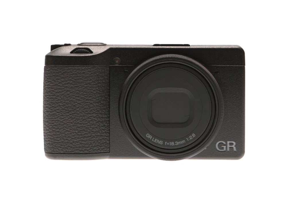 Ricoh GR III HDF APS-C Compact Digital Camera – 24 MP with 28mm F2.8 Lens & Highlight Diffusion Filter