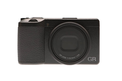 Ricoh GR III HDF APS-C Compact Digital Camera – 24 MP with 28mm F2.8 Lens & Highlight Diffusion Filter